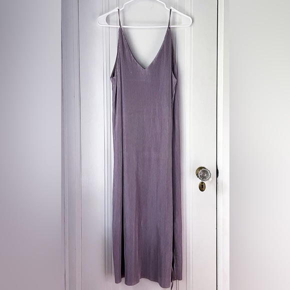 Sleeveless Silver Accordion Fabric Dress - Picture 7 of 7